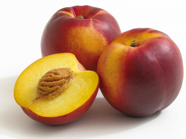pesche-noci-della-ventidue-E3.50-al-kilo-IT